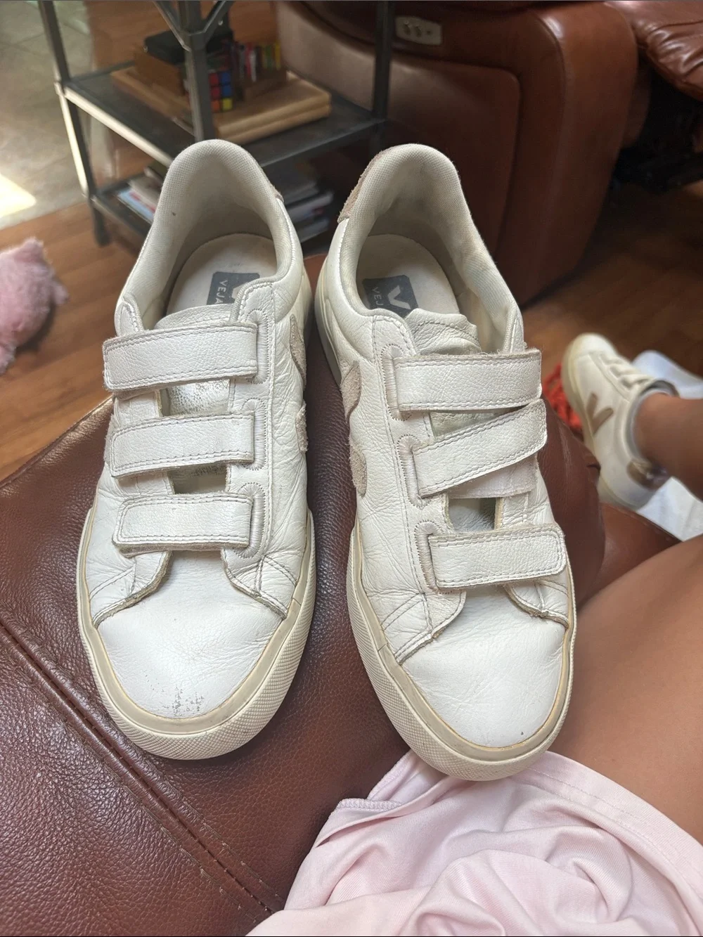 Veja Kids Cream & Beige Leather Velcro Sneakers